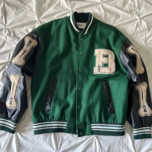 Bones Varsity Vintage Bomber Jacka - Size : M