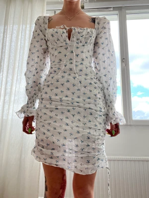 Adoore - Lite trasig vid dragkedjan 