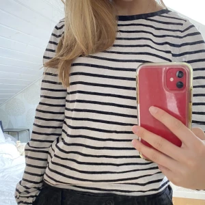 H&M tröja  - Tröja från H&M!!