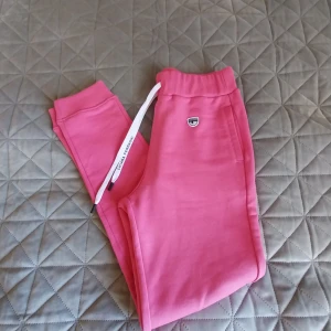 Chiara ferragni byxor. - nästan nya, bekväma byxor ,storlek s.