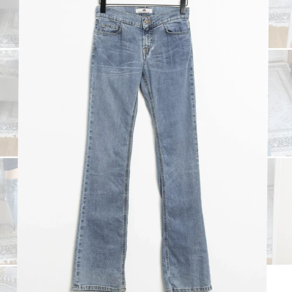 Så så fina mellanblåa lågmidjade jeans från Fornarnia. Jeansen köptes second hand, men är helt som nya💕. Jeans & Byxor.