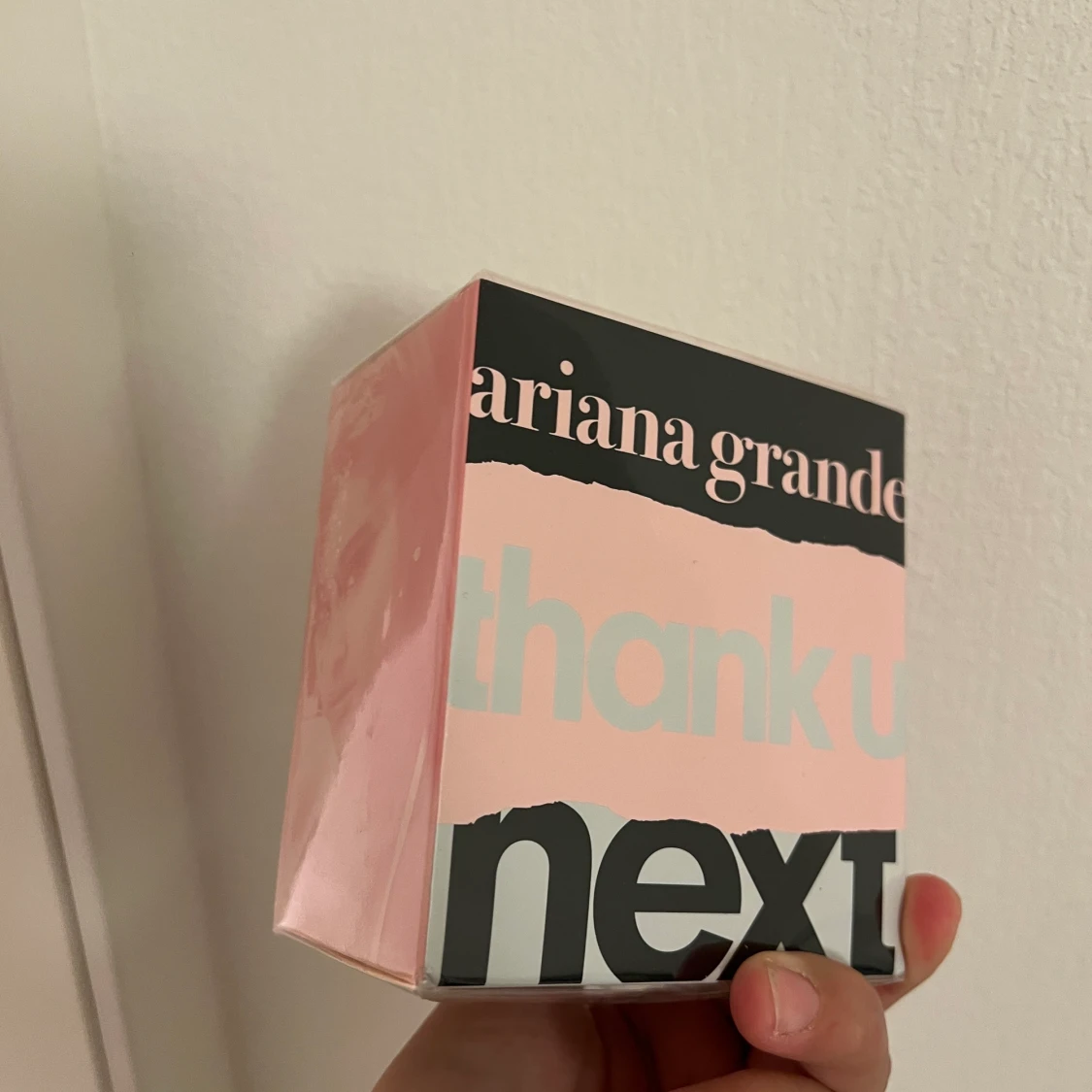 Ariana grande parfym  - 90