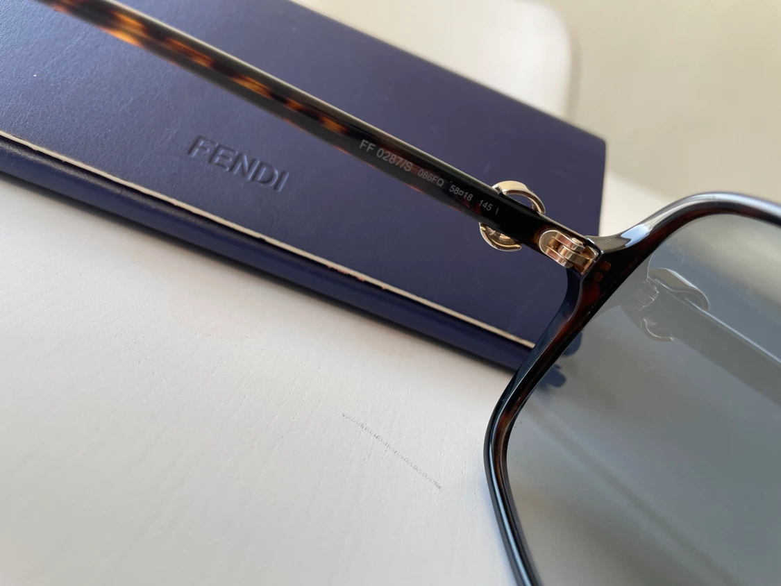 Solglasögon Fendi - 90