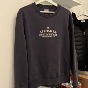 Morris crewneck - Vintage Morris crewneck tröja i super bra skick. Nypris runt 1000kr Storlek: L men passar M