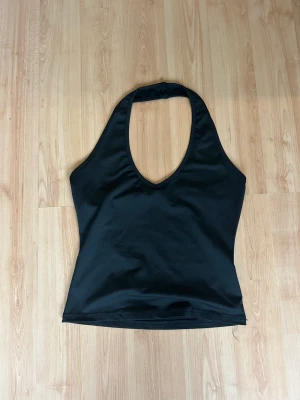 Tröja - Jätte fin tröja från shein som kan va fin att ha till sommaren!!