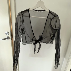 Genomskinlig topp  - Snygg topp 