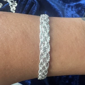 Armband - Silverarmband knappt använd, som nyskick