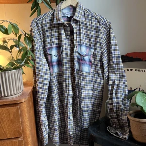 rutig Appertiff skjorta  - Snygg rutig skjorta från Appertiff. Storlek M. 