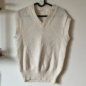 Väst  - Aldrig använd. 