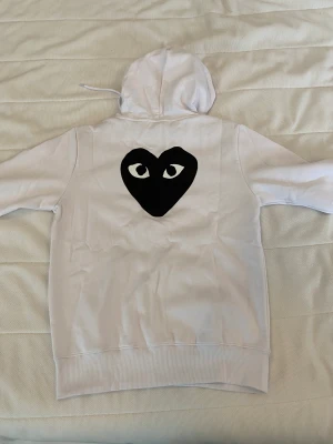 Cdg play zip - Säljer nu min helt nya cdg play zip i storlek s, säljer den pga att jag inte kommer använda den och därför bara vill bli av med. (Pris kan diskuteras) fler frågor eller bilder så skriv