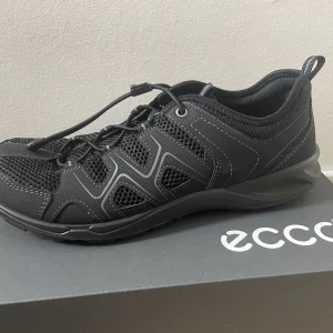 Skor (Ecco) - Ecco Terracruise LT strl. 40. Nyinköpta och endast testade. Bra problemadskor, men fel storlek för mig. Nypris 1300kr.