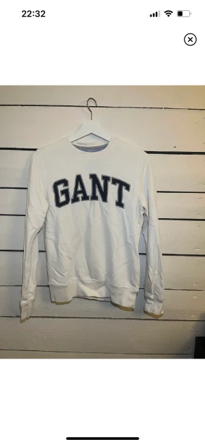 Gant tröja  - Vit Gant tröja med tryck Använt skick 