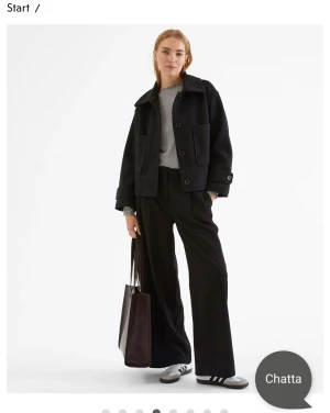 Kappa - Säljer denna jätte populära jackan från Kappahl! Köpt förra hösten och är använd med i bra skick! Säljer för 500kr, ursprungliga priset var 900kr😊 köper står för frakten! Hör av dig vid intresse🥰