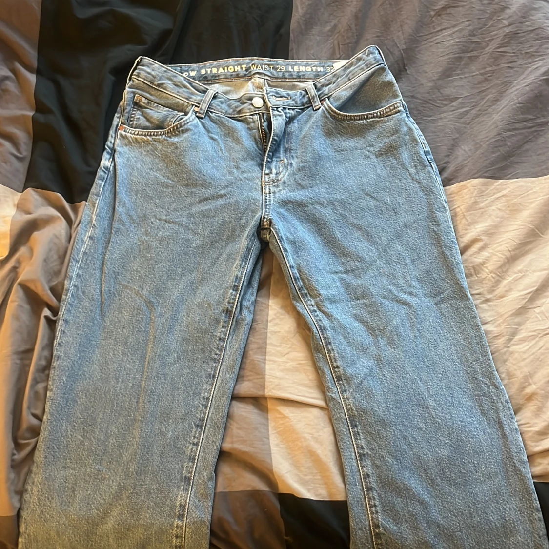 Low waist straight jeans