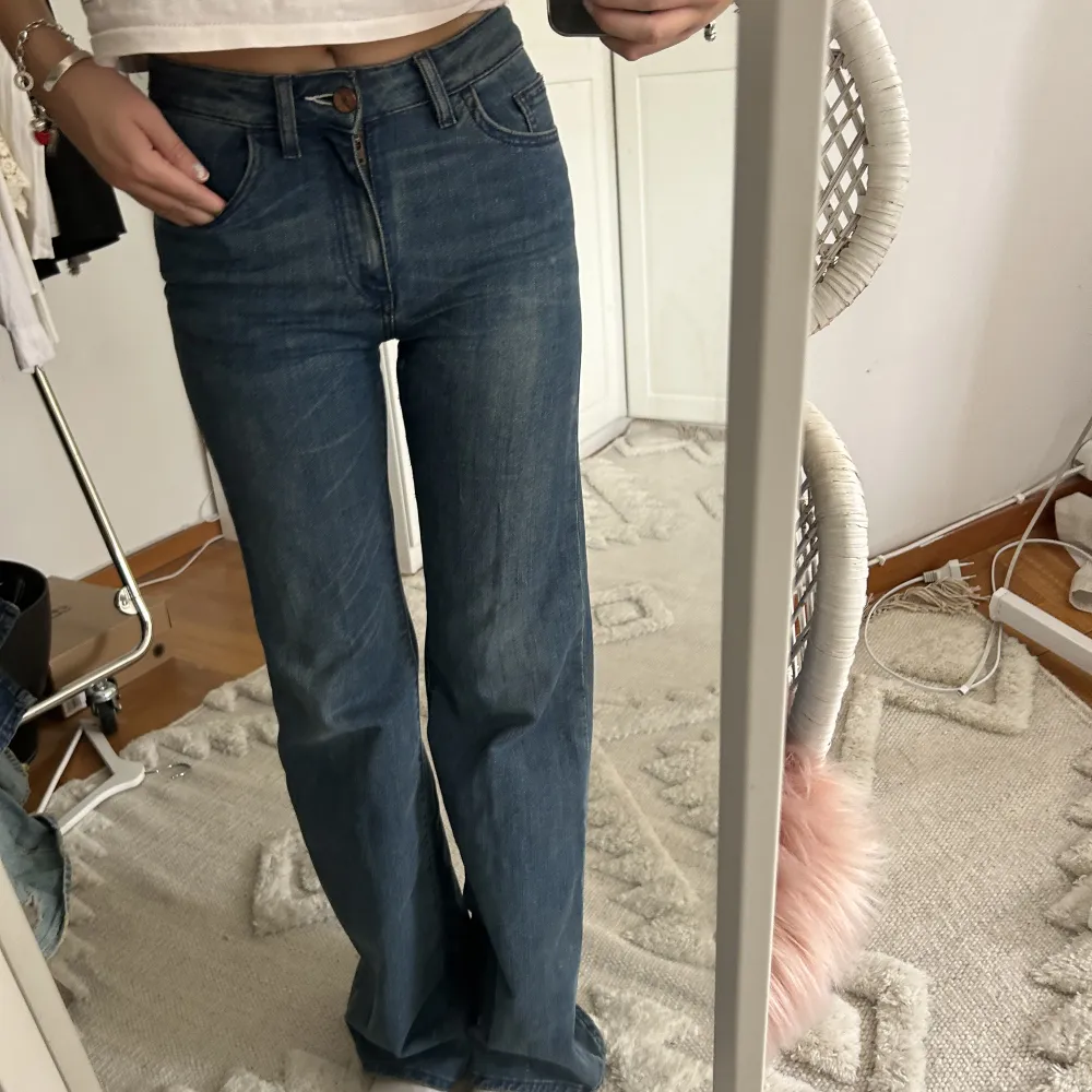 Skitsnygga jeans från Acne i midrise💓💓. Jeans & Byxor.