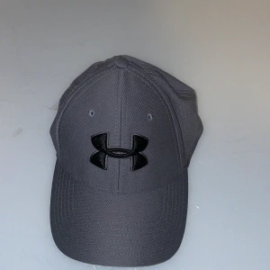 Grå under armour keps - Fin keps ny aldrig använd