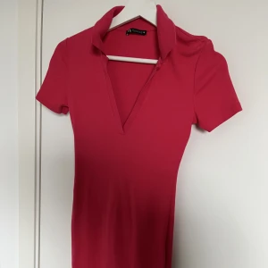 Klänning - Klänning säljes i strl S/36 i gott skick.