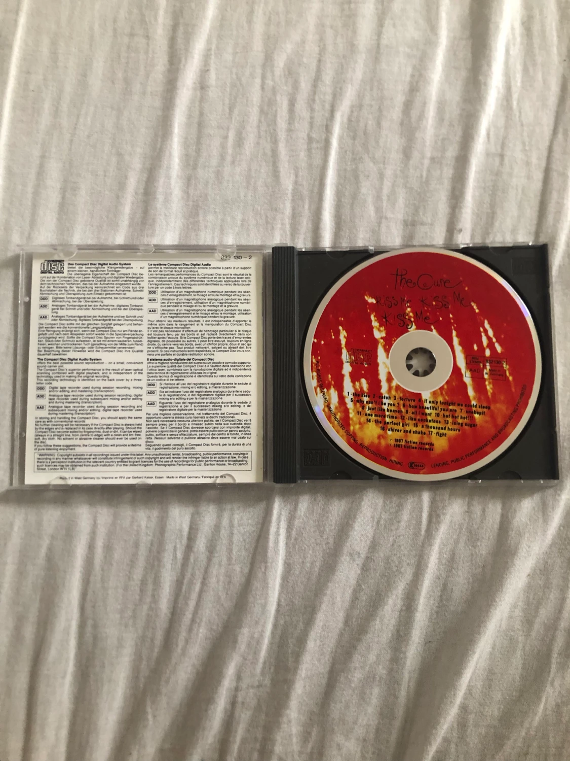 kiss me kiss me kiss me - the cure - 90