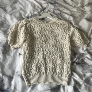 Zara tröja - Stickad kortärmad tröja frön zara i storlek S