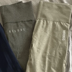 Gymshark/relode - Gröna relode tights- M Beiga gymshark tights - M