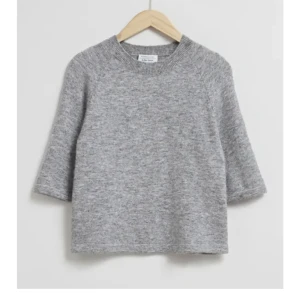 & Other stories tröja - Jätte fin tröja i storlek s, bara att skriva om ni har frågor!😊