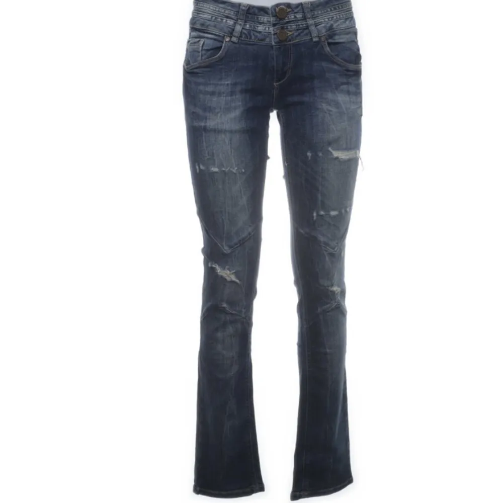 Jeans i storlek 29 säljer för 250+frakt . Jeans & Byxor.