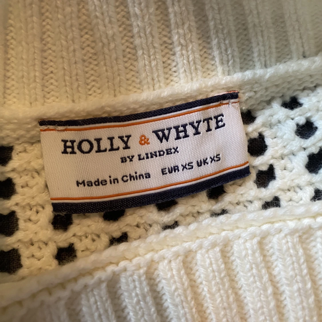 Tröja med hål - 91