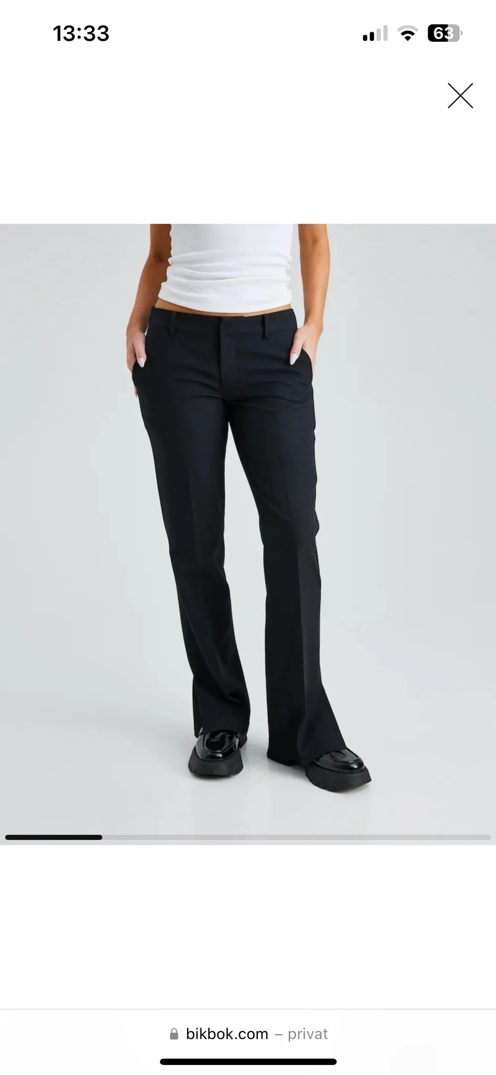 Super snygga kostymbyxor från bikbok🥰 typ aldrig använt och jätte bra kvalite👌. Jeans & Byxor.