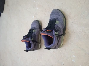 Jordan 4's purple canyon - Köpta i vintras  Dom är i bra skick gäller bara att putsa lite   Kan skicka fler bilder vid intresse för att bevisa att dom är autentiska