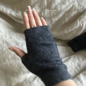 Torgvantar mörkgrå - Mörkgråa torgvantar 💘 