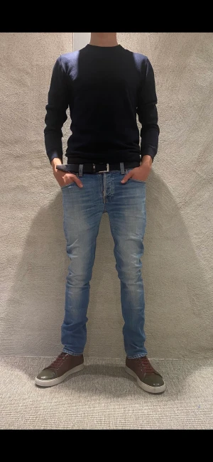 Nudie grim Tim  - Hej! Säljer nu dessa superfina nudie jeans modell på jeansen grim Tim. Modellen är 184cm 
