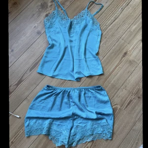 Pyjamas sett - Säljer min blå pyjamas sett, aldrig andvända och är i nytt sick 💕