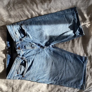 Shorts - Snygga shorts från dressman. Köpta second hand men var för små för mig