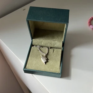 Marianilsdotter - Säljer mitt älskade Me and You, Maria Nilsdotter halsband då det tyvärr inte kommer till någon användning💕