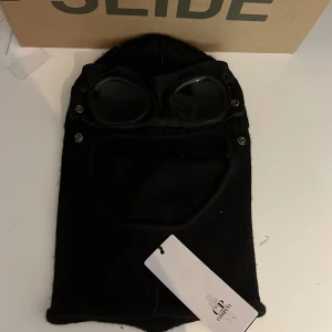 Cp company balaklava  - Säljer nu min cp company balaklava för den inte används mer. Pris kan diskuteras 