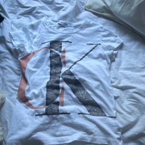 Super fin Calvin klein t shirt  - Jättefin tröja från calvin klein