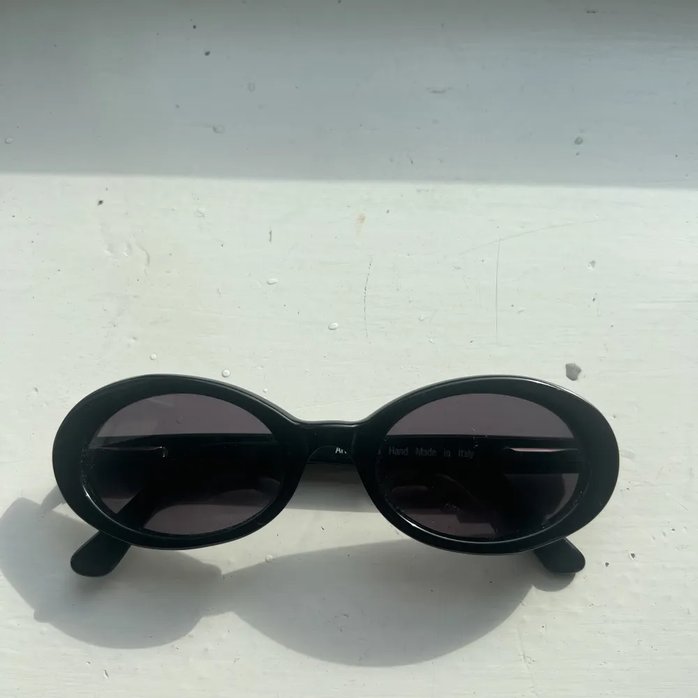 Super söta svarta solglasögon . Accessoarer.