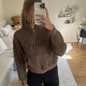 Teddy tröja  - Tröja i mjukt material🧸 📌 Storlek xs