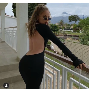 ADSGN klänning  - Adsgn klänning, köpt här på Plick för 500kr säljer för 200kr, storlek S💕