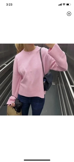 Other stories - Säljer min jätte fina OTHER stories tröja i rosa! Kom med bud 