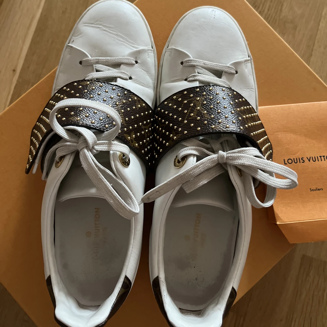 Loui Vuitton sneakers