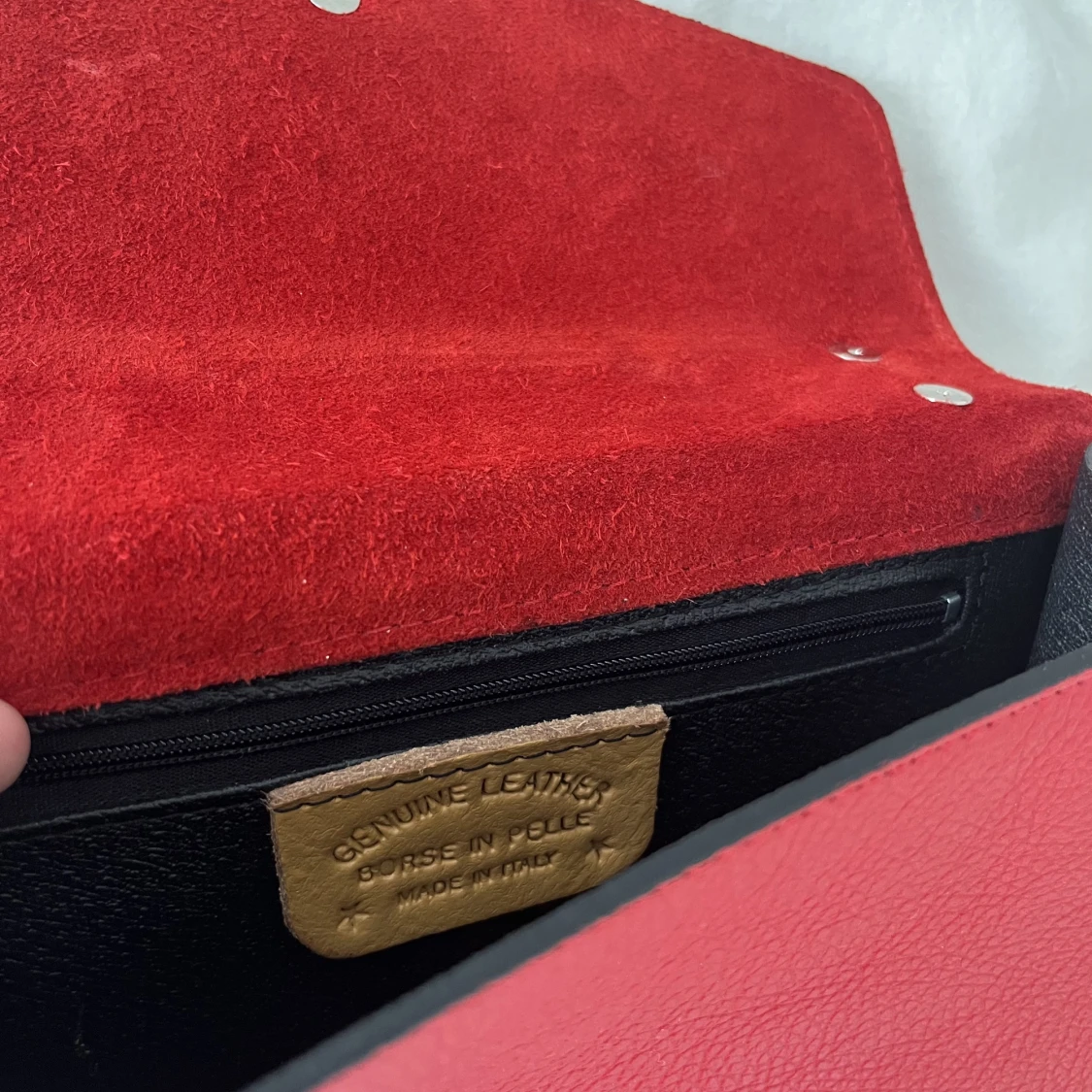 Röd handväska/ axelremsväska  - 91