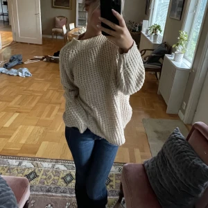 Stickad tröja - Fin stickad tröja från lager 157 i storlek m. Gillar den väldigt mycket men tyvärr kommer den inte till användning längre.😝