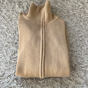 Tröja - En jättefin Filippa K tröja i ett jättefint skick 