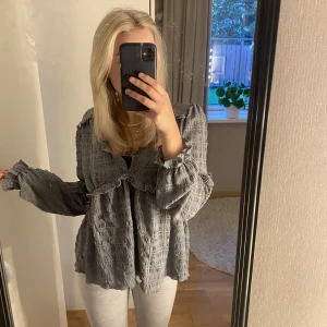 Blus  - Säljer denna söta blus från nakd då den inte kommer till användning 🩷