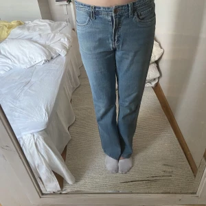 Jaens  - Innerbenslängden 76cm midjemåttet 83cm💕