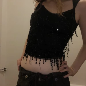 Fest topp  - Glittrig paljett fest topp!! Super fin och ser amazing ut på en utekväll✨⭐️