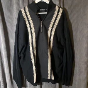 Vintagetröja - En tröja i bomull, mysig och går att styla snyggt inga märken eller skavanker