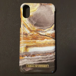 ideal of sweden skal  - ideal of sweden skal till iphone xs. inte använt mycket