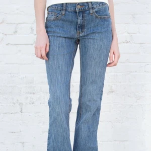 Jeans  - Lågmidjade jeans från brandy melville, används några gånger men är i bra skick! Storlek S 